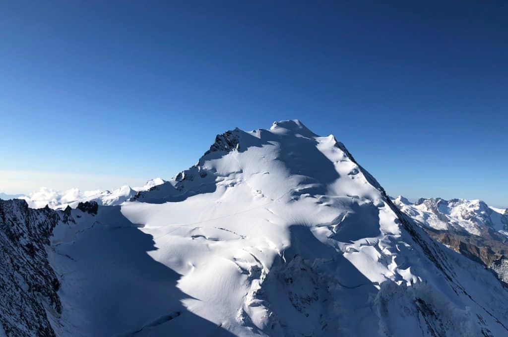 Titelbild Besteigung Dom 1024x680 - Dom - auf Messerschneide Richtung Gipfel